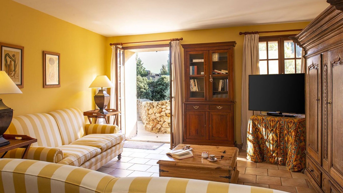 Moissac-Bellevue Cottage | Old farmhouse bergerie 15 minutes from Lake St. Croix