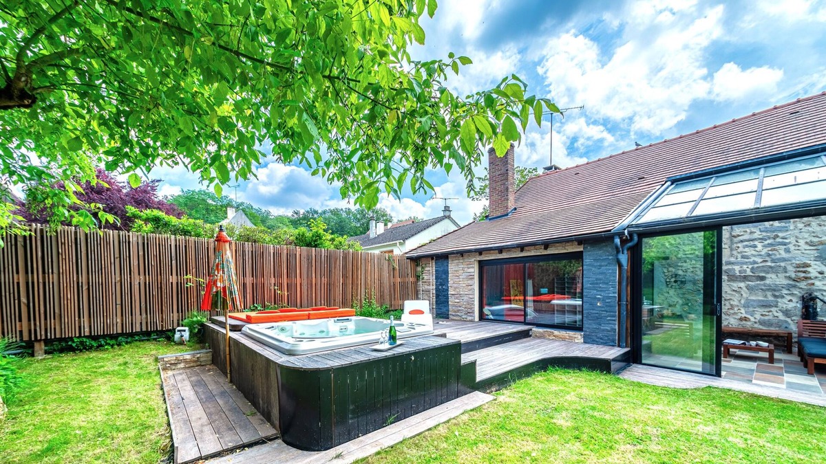 Marcoussis Villa | Old farmhouse Jacuzzi garden 30 min Paris
