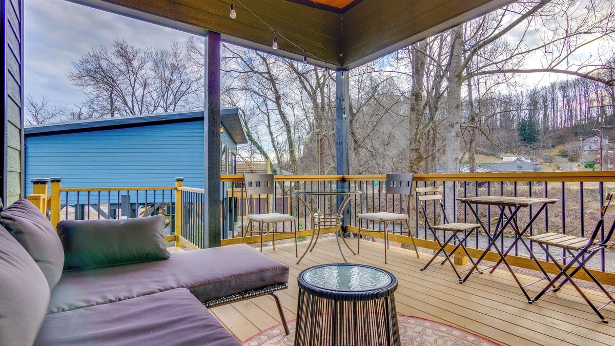 Old Fort House | Old Fort Retreat, Direct Access to Mill Creek