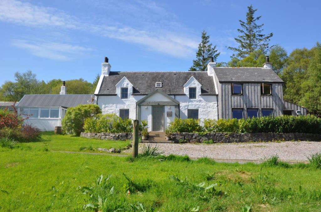 Kyleakin House | Old Kyle Farm - Stunning Views - 2 mins from Skye Bridge