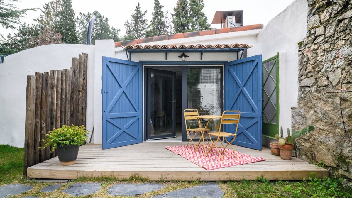 Mirasierra House | old laundry apartment