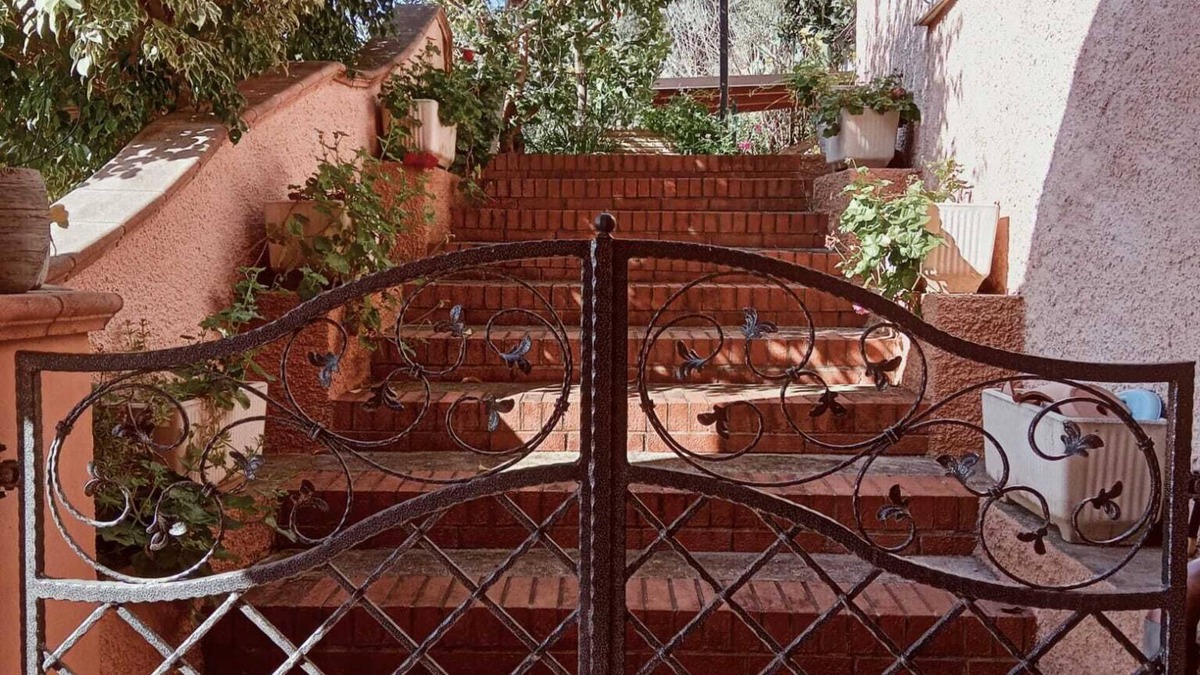 Monte San Biagio House | Old mansion surrounded by quiet and nature within walking distance from the center.