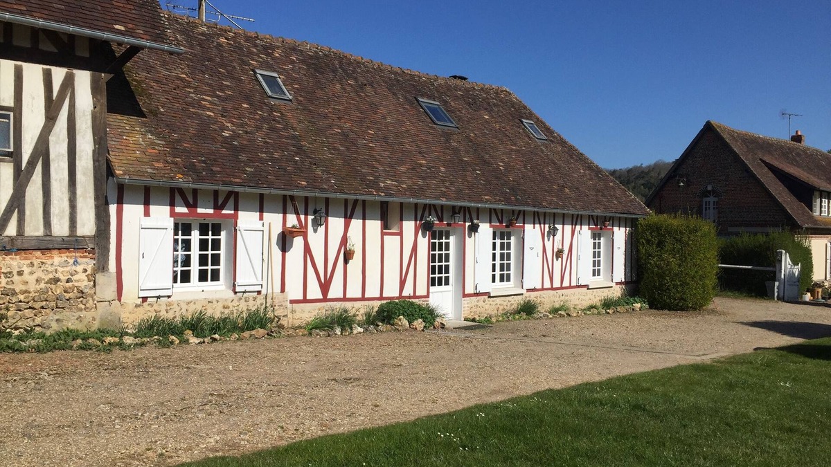 Bernay House | Old Norman farmhouse in the Charentonne valley