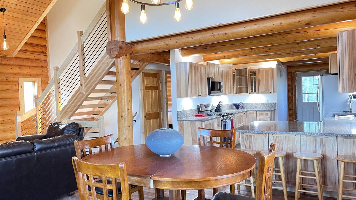 Kalifornsky House | Old Radio Station Log Lodge