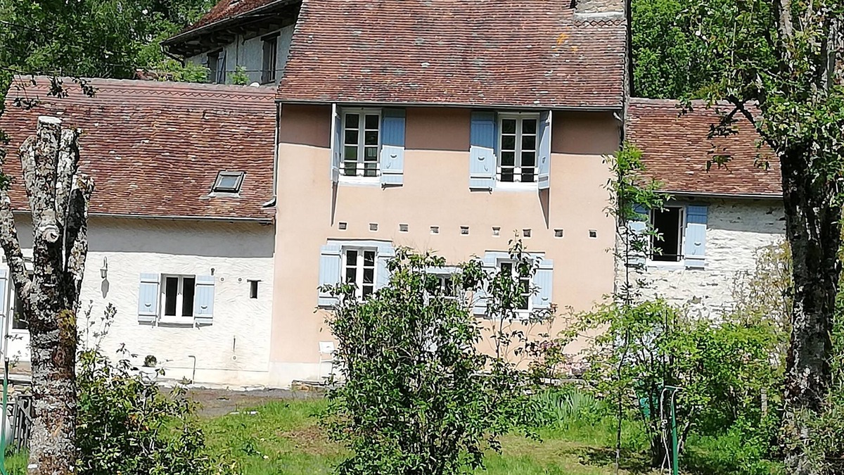 Saint-Yrieix-la-Perche House | Old stone house completely renovated in 2019