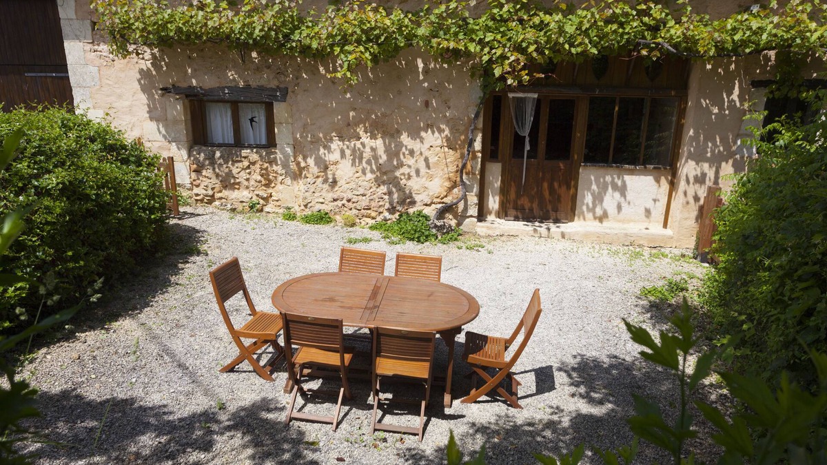 Villamblard Cottage | Old Stone Cottages in Peaceful, Rural Setting