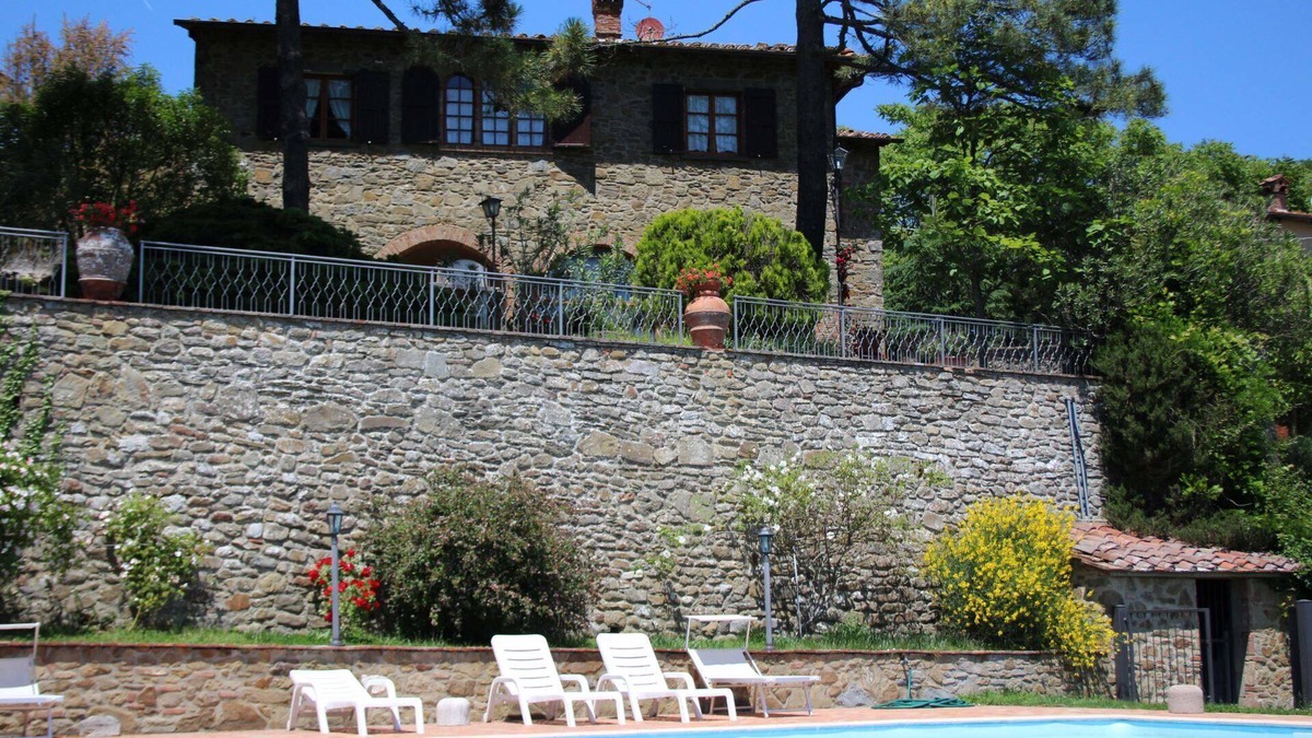 Palazzuolo Alto Villa | Old stone farmhouse perfect for 6 people. Set on a hill in a panoramic position overlooking vineyard
