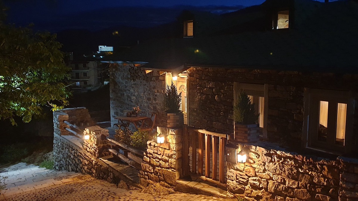Karpenisi House | Old stone house in the traditional part of Karpenisi .