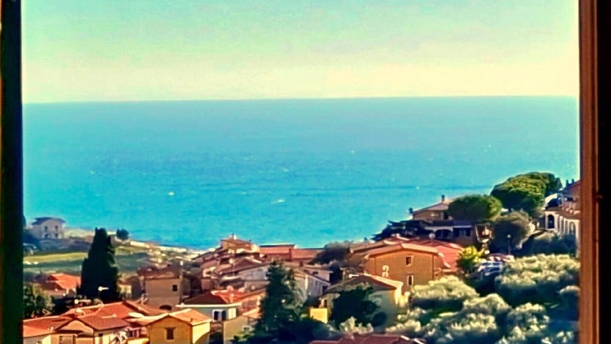 Pompeiana House | Old stone house with sea view