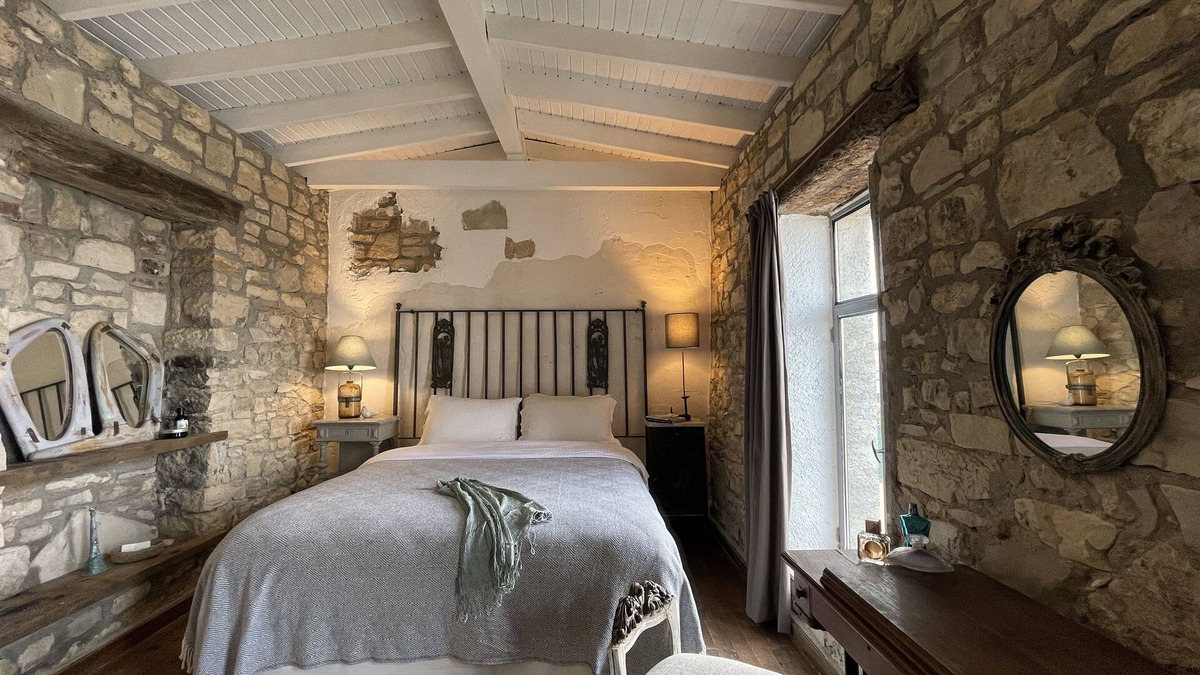 Urla House | Old Stone House with Private Garden Close to Urla City Center