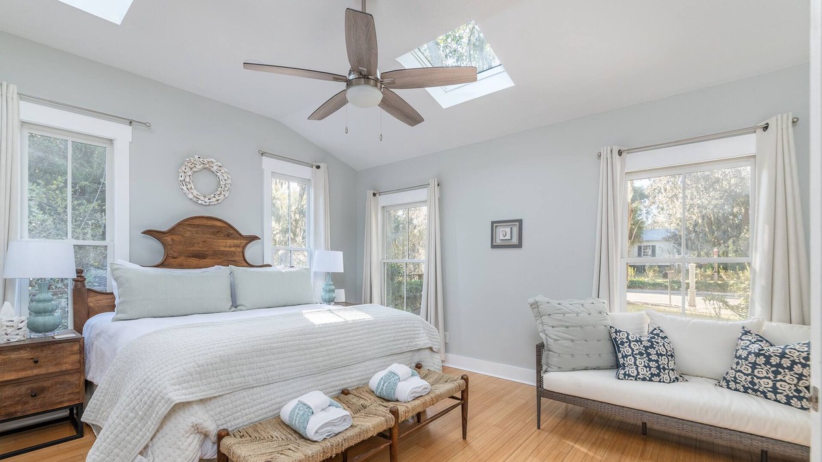 Olde Town House | Old Town Bluffton Cottage + Free Golf Cart - Fenced Yard - Downtown - Sleeps 8