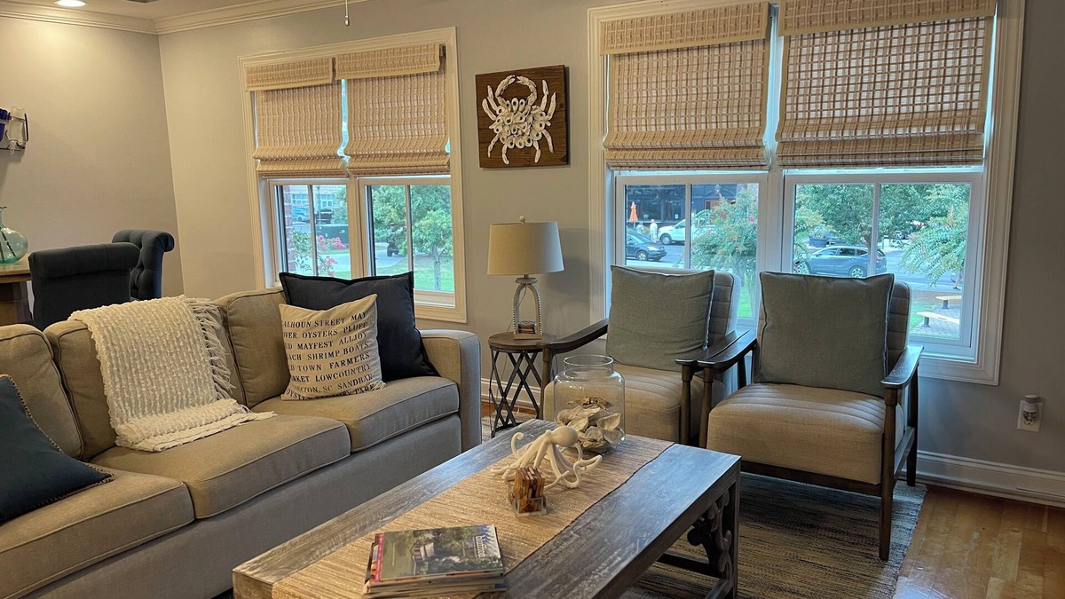 Old Town Bluffton House | Old Town Bluffton! Steps from shopping, restaurants, music, art and more.