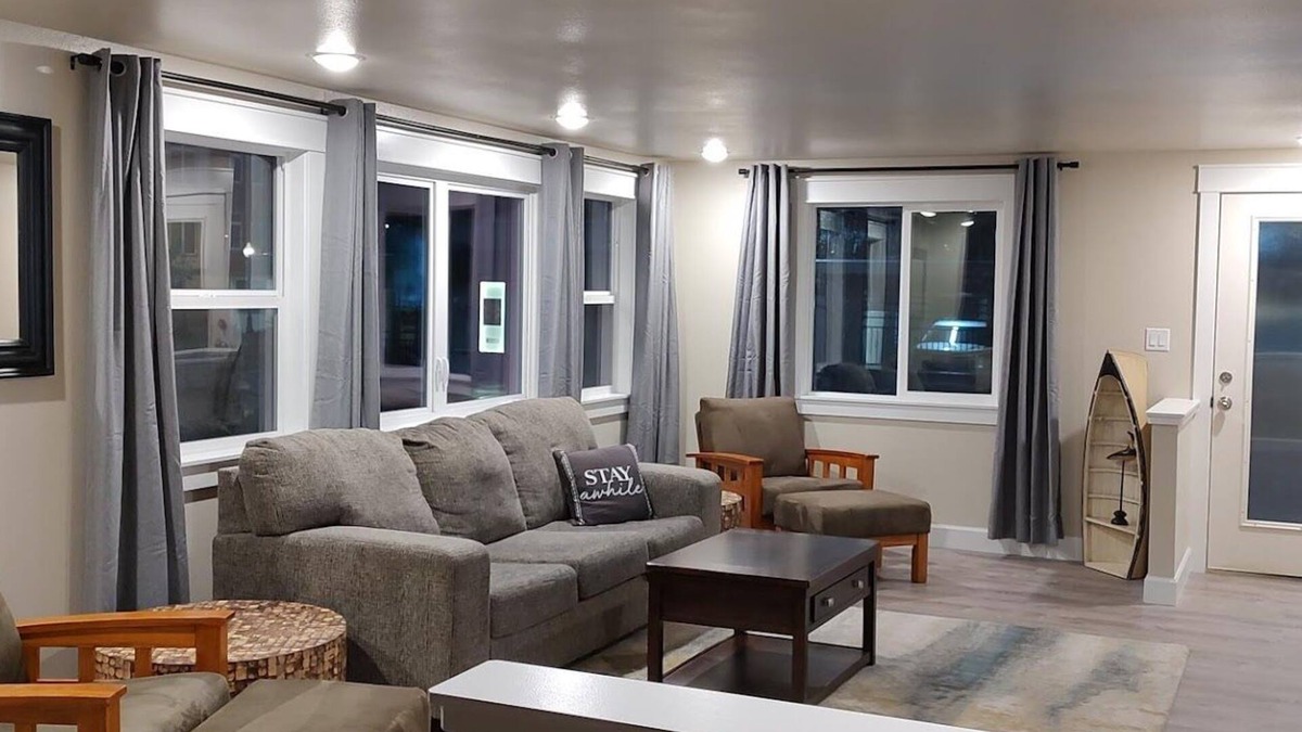 Florence Condo | Old Town Florence getaway, walking distance to shops and restaurants.