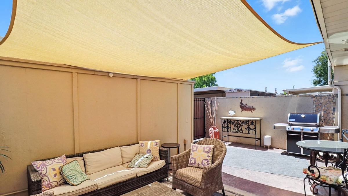 Security Acres House | Old Town, Pool, Private Patio, Golf, Traveling Professionals
