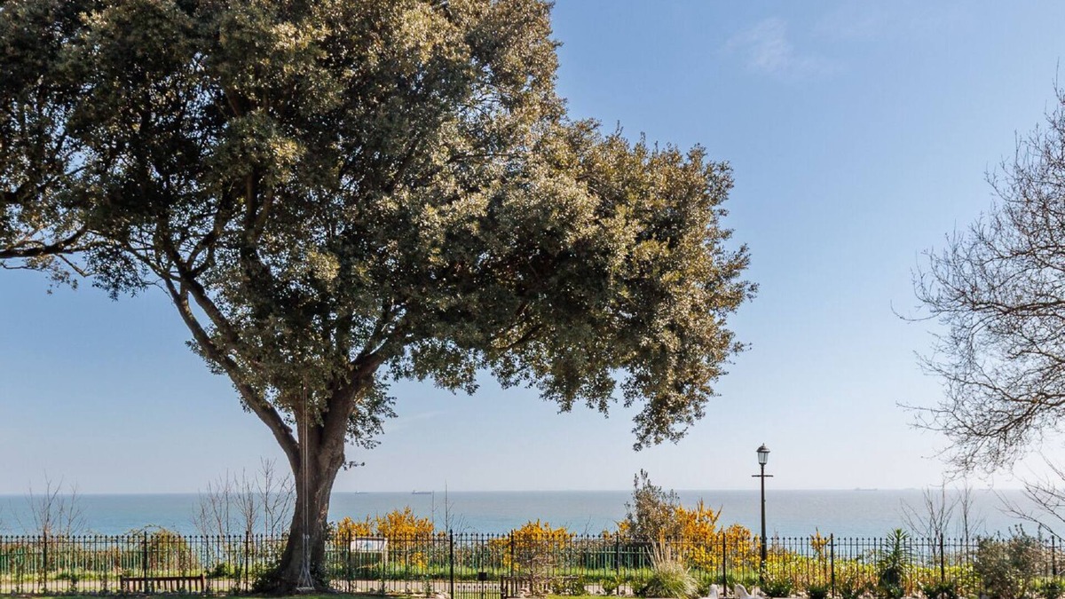 Shanklin Apartment | Old Vicarage Garden Apartment - Isle of Wight