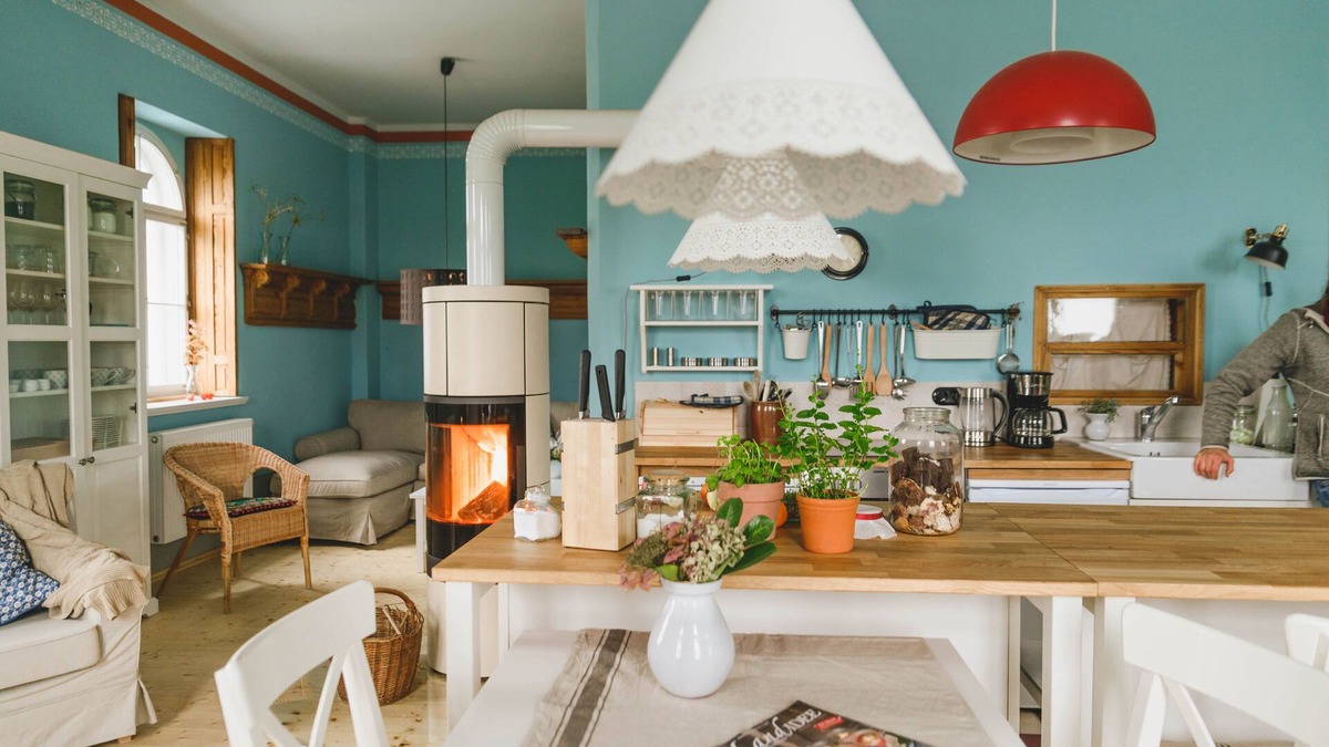 Vöhl-Herzhausen House | Old water tavern vacation home with summer pool, sauna and hot tub