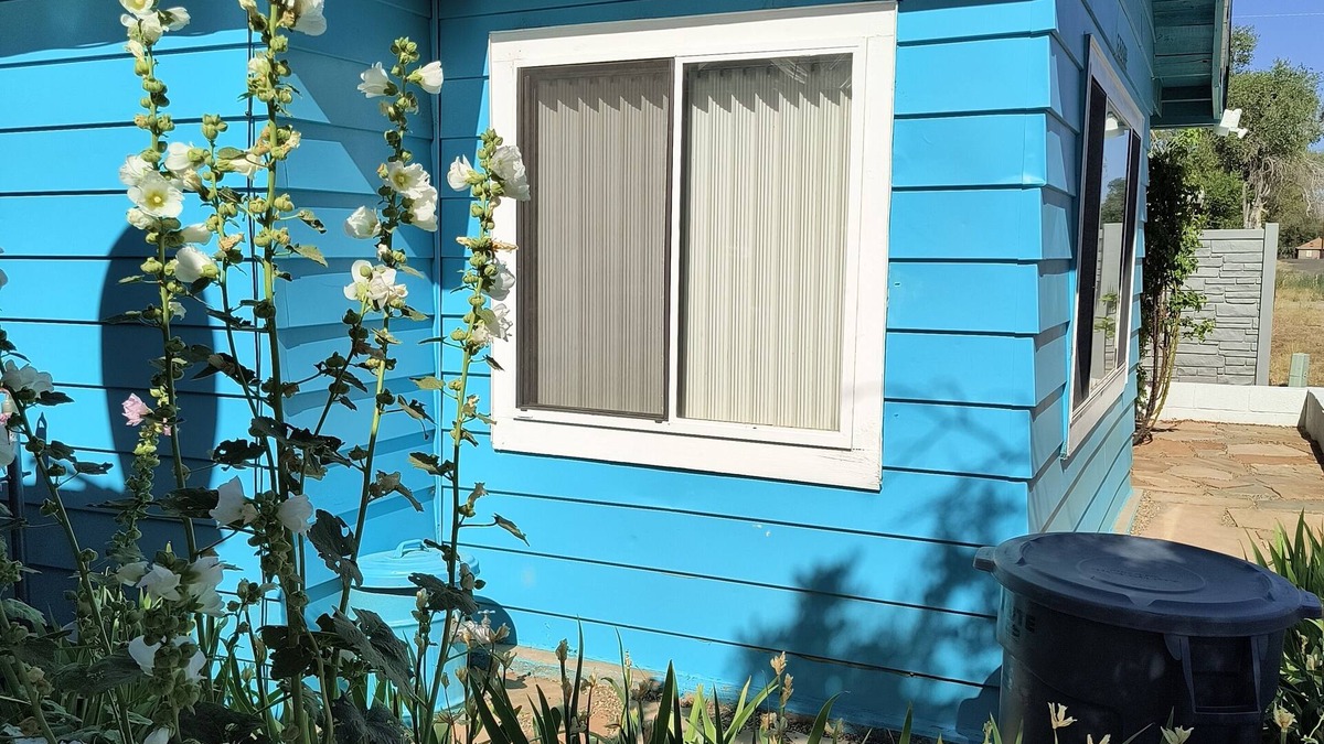 Seligman House | OLD WEST HIDEOUT - Large 2 Bedroom, One Block from Historic Route 66!