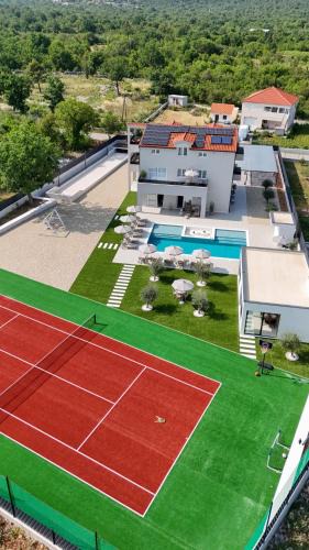 Bristivica Villa | Olea Mansion Excelsior - Tennis, ATV, Sauna, Jacuzzi, Gym