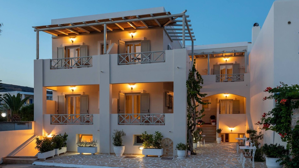 Galissas Bed & Breakfast | OLIVAS ROOMS