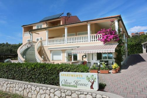 Simuni Apartment | Olive House