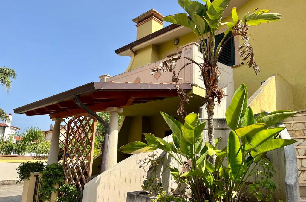 Oliveri House | Oliveri nuovo appartamento 5 posti letto più posto auto privato