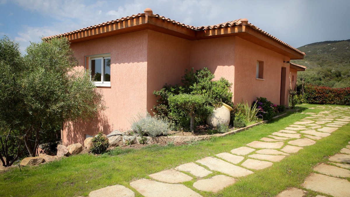 Olmeto Apartment | Olmeto Plage: Large 3-bedroom apartment 200 metres from the sea