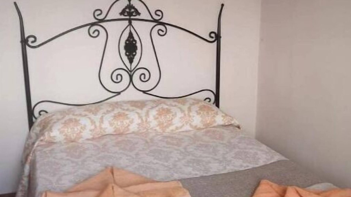 Iznatoraf House | Olmos House