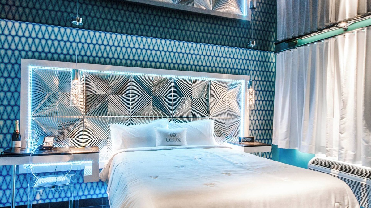Laval Hotel | Olux Hotel Motel & Suites