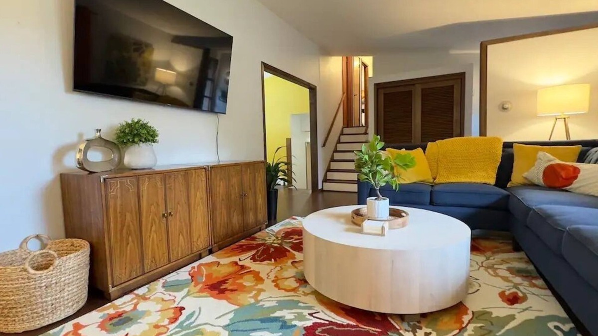 Olympia House | Olympia Oasis: 5br 10+ Guests