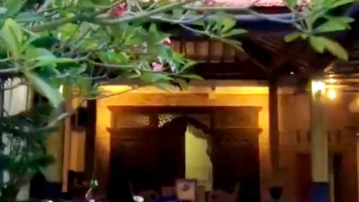 Sumberagung Hotel | Omah Joglo Pulau Merah