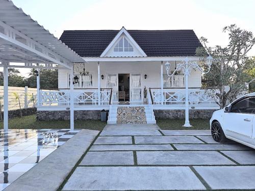 Banjarasri Hotel | Omah Putih Menoreh