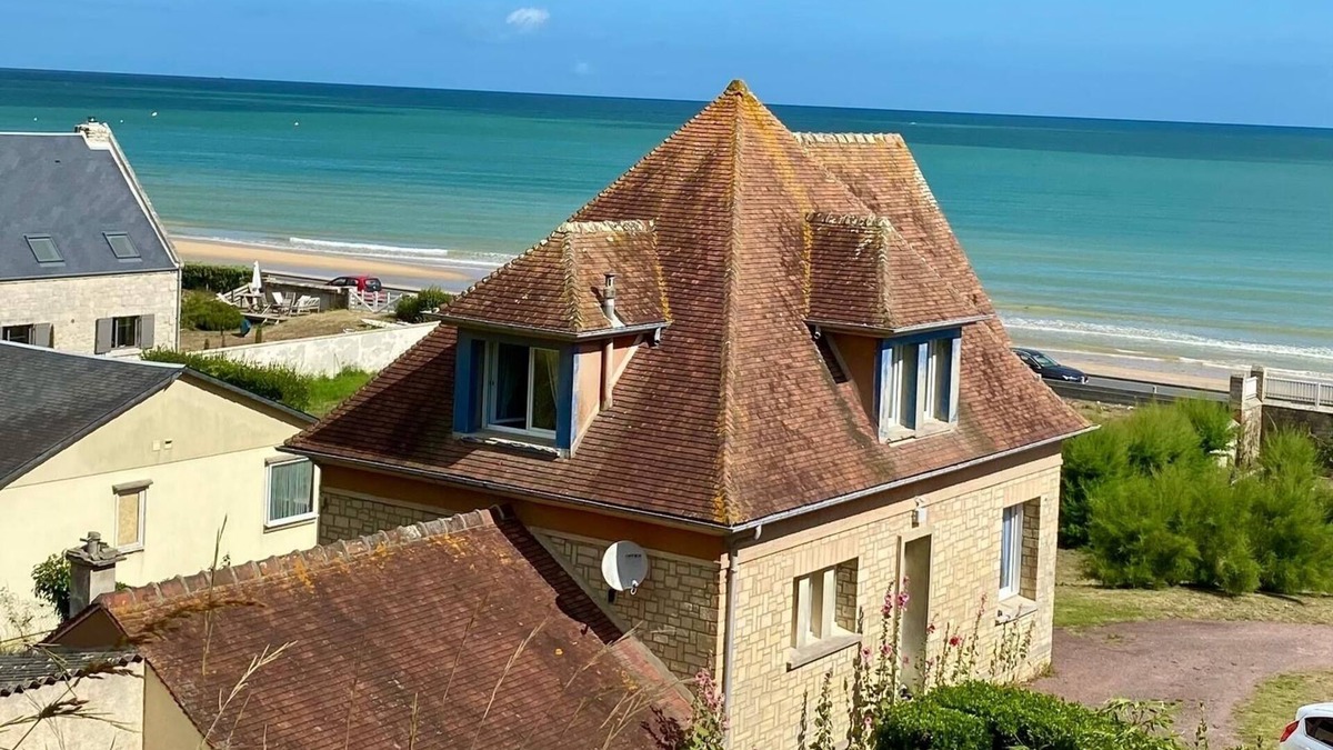 Vierville-sur-Mer House | OMAHA BEACH -LES HORTENSIAS - SEA VIEW (Waterfront)