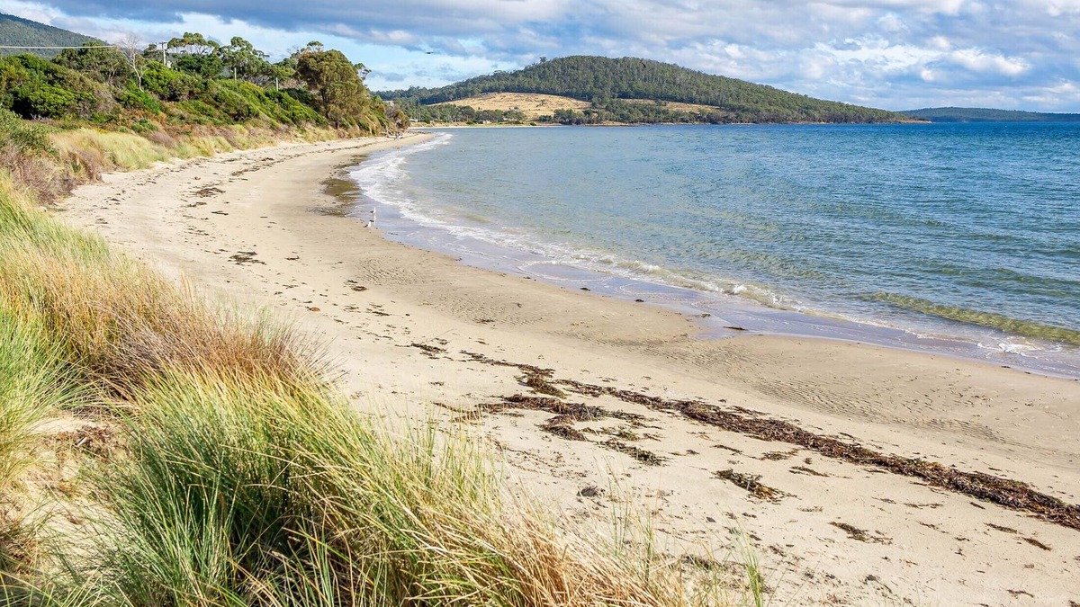 Alonnah House | Omaroo Cottage Bruny Island