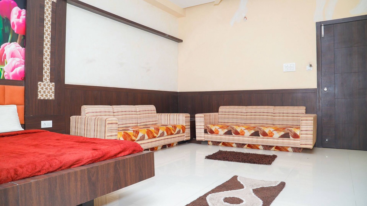 Malkapur Hotel | Omkar Resort and Lawn