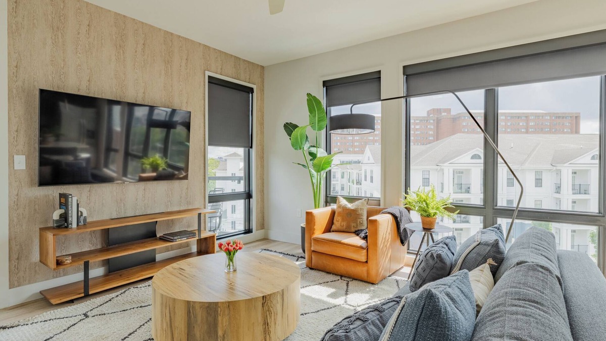West End Condo | Omnia - Modern Luxe unit at The Odyssey!
