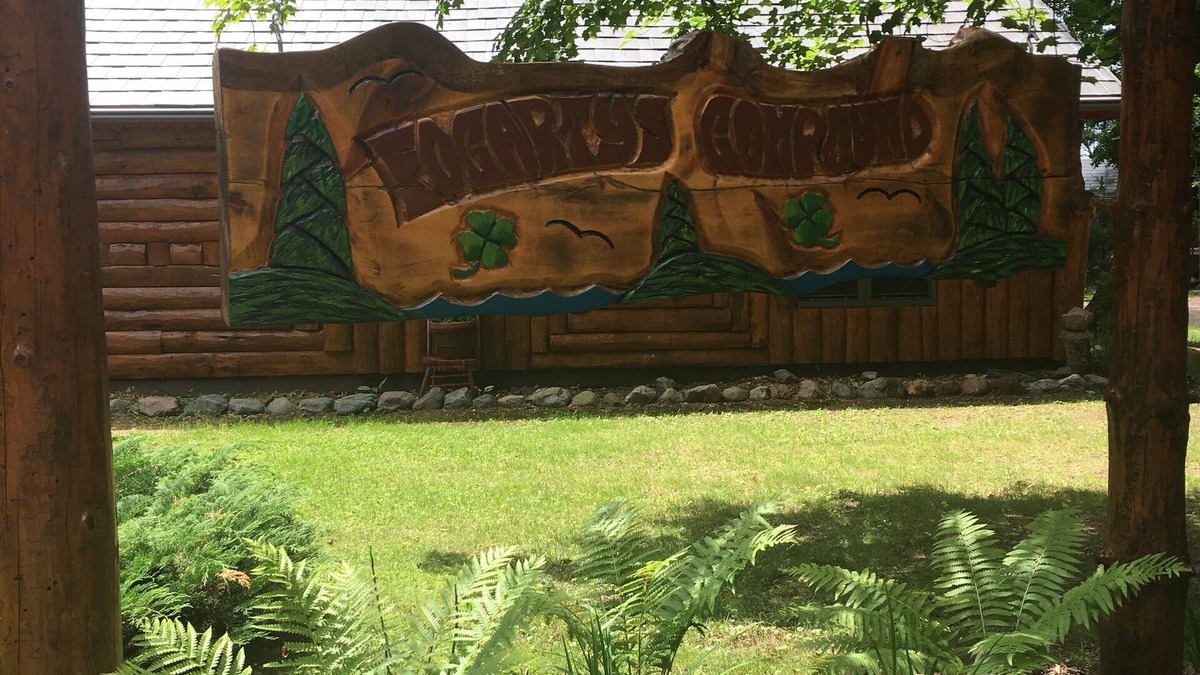 Cable Cabin | On a 3200 acre lake with 400 ft of frontage. Great fishing kayaking boating fun