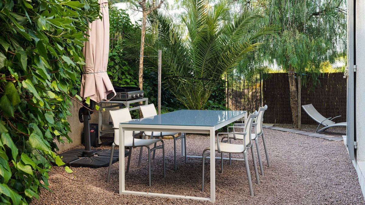 Saint-Raphael Apartment | On a quiet garden level, a few steps away from the beach