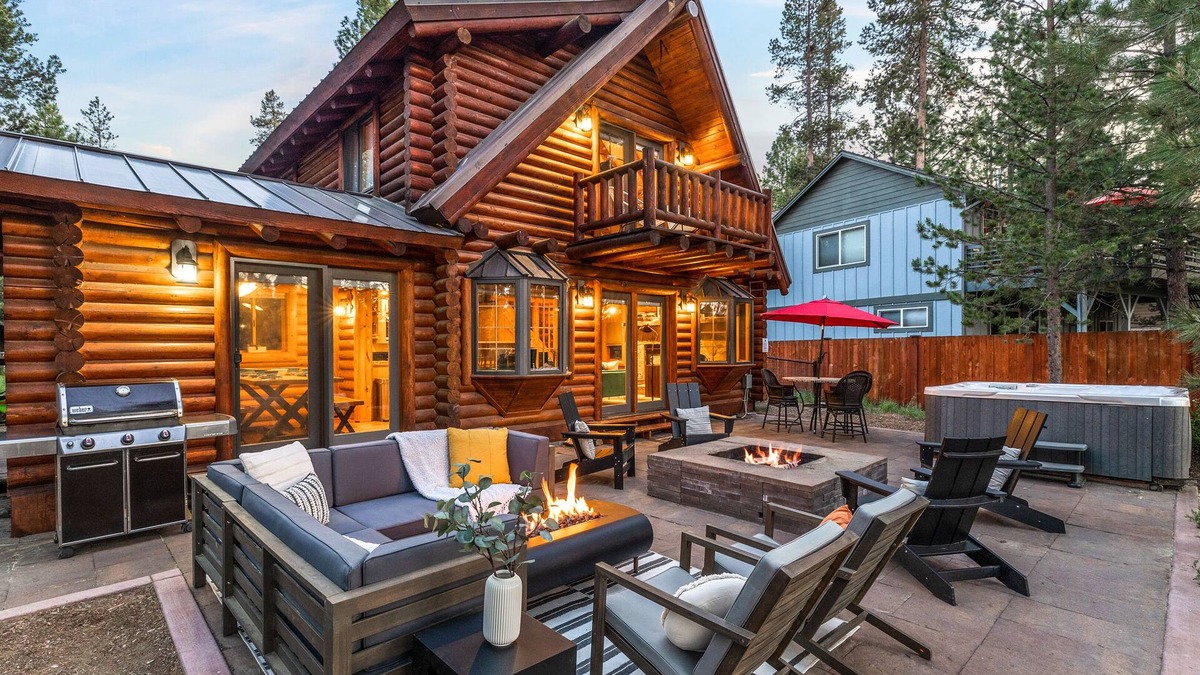 Oregon Water Wonderland Cabin | On Deschutes River | Kayak | HotTub | EVCharger