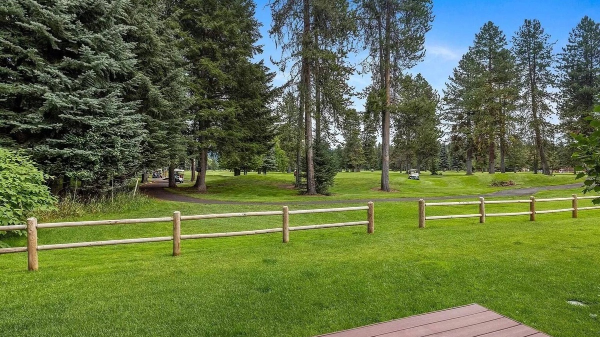McCall House | On Golf Course, Walk to Lake, Hot Tub