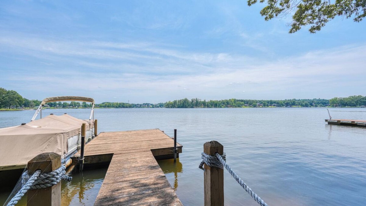 Inman House | On Lake Bowen- Large dock, Million $ views, cozy and clean!