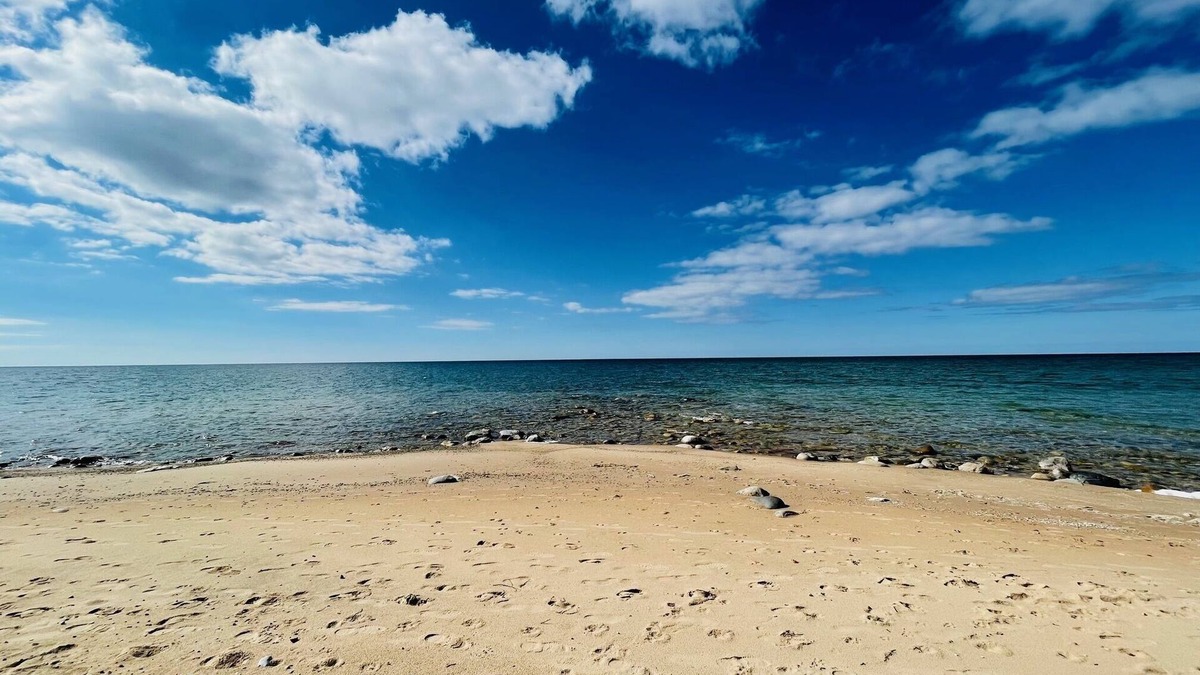 Good Hart House | On Lake Michigan near Good Hart and Harbor Springs!