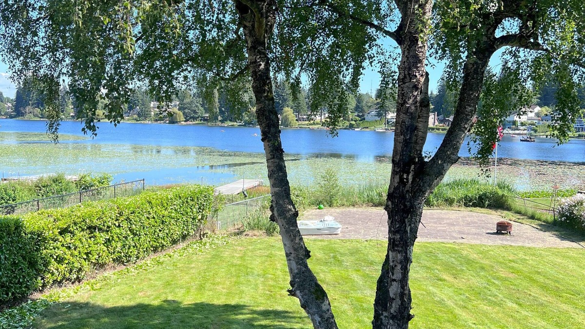 Picnic Point-North Lynnwood House | On Lake Serene Time