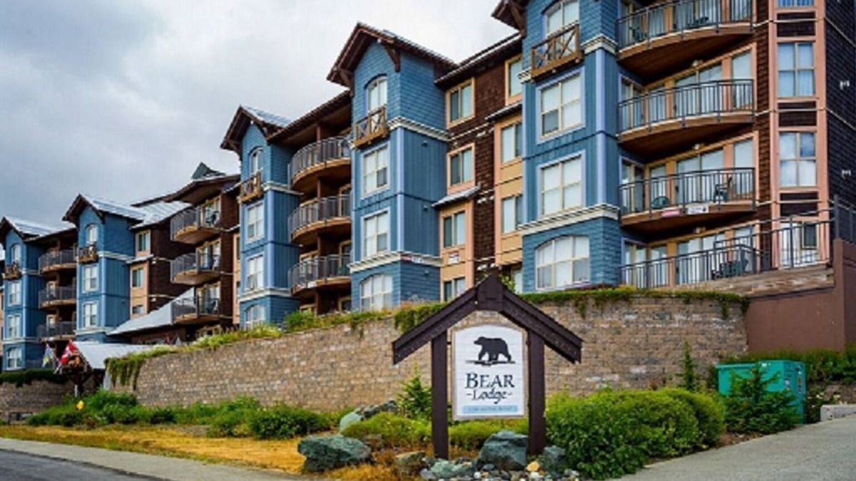 Courtenay Apartment | On Mount Washington Slopeside Studio