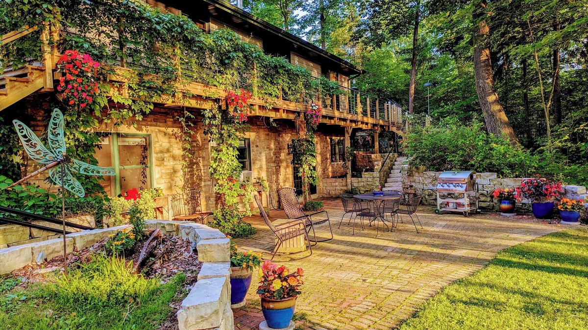 Jefferson House | On-Site Trails: Rock River Retreat in Jefferson!