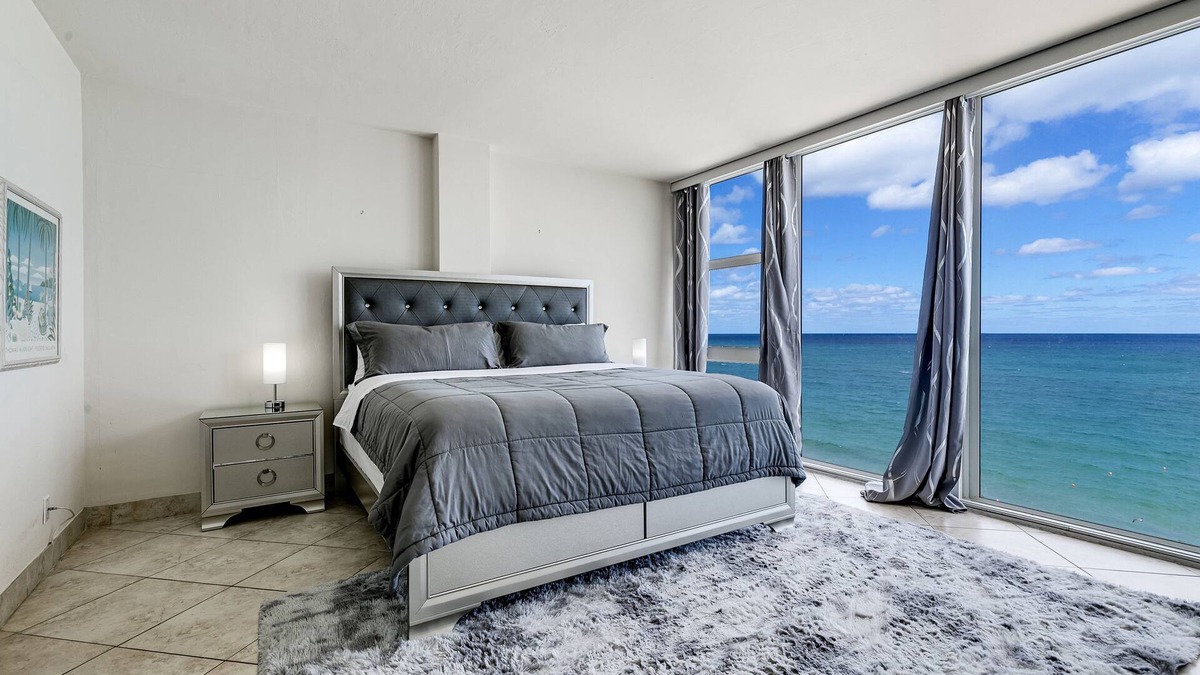 Galt Mile Condo | On the B.E.A.C.H-Ocean/Beach Front-Balcony- Renovated-Views from every window!