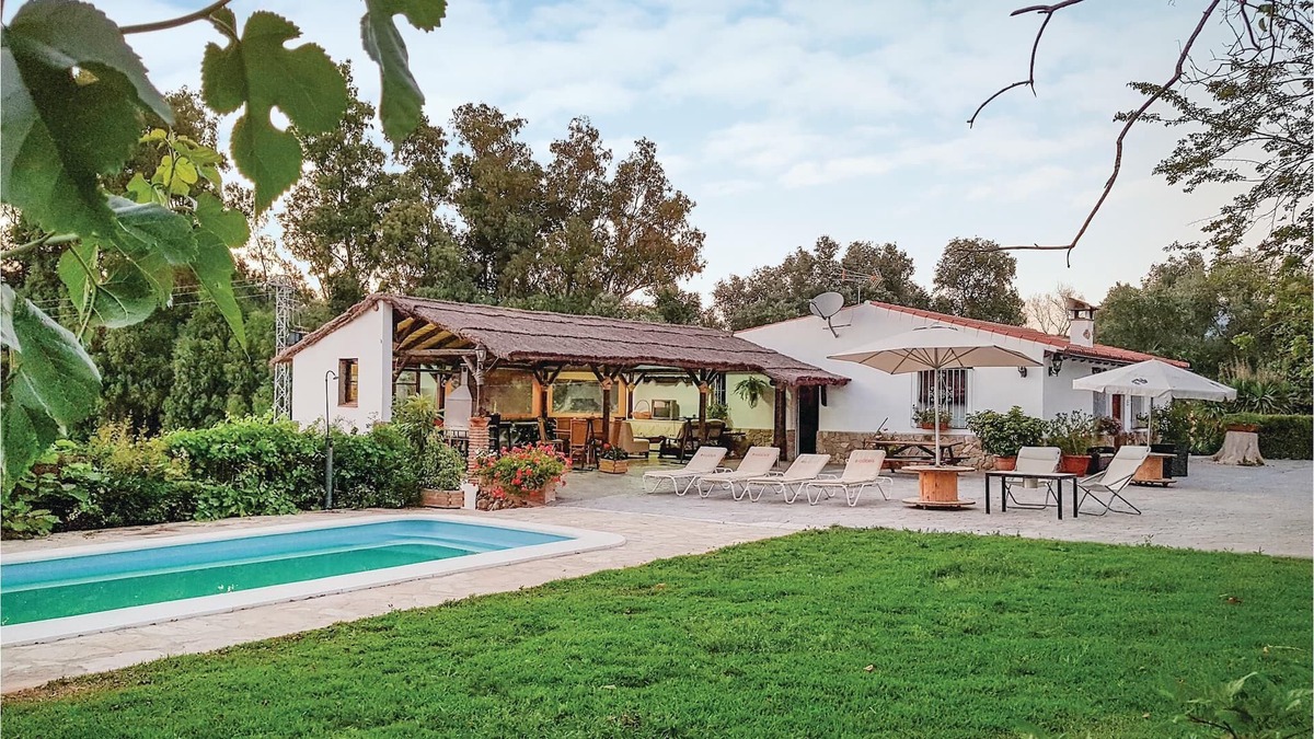 Jimena de la Frontera House | On the banks of the Guadiaro River you will find the vacation country house Vega El Dorado.