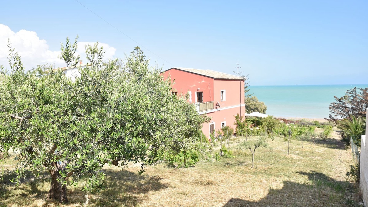 Realmonte Villa | On the beach at the Scala dei Turchi - Mistral
