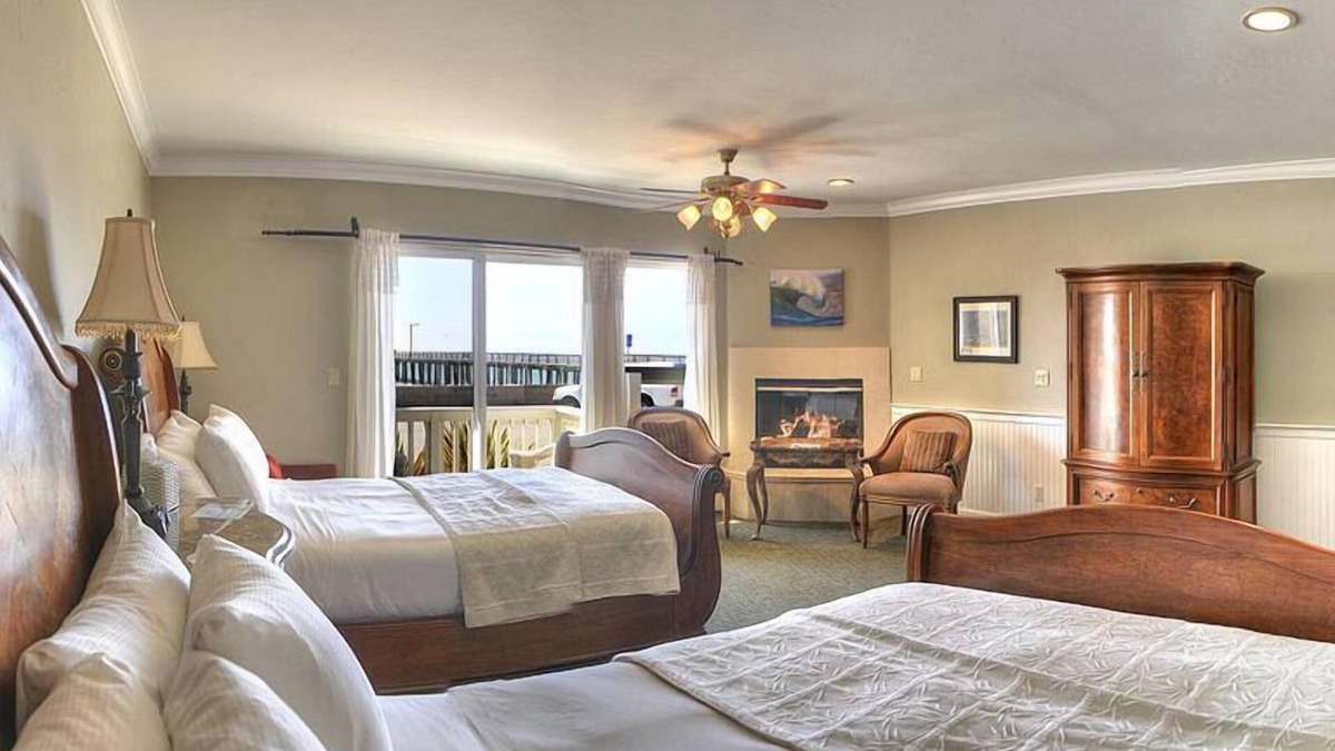 Cayucos Bed & Breakfast | On The Beach Bed & Breakfast