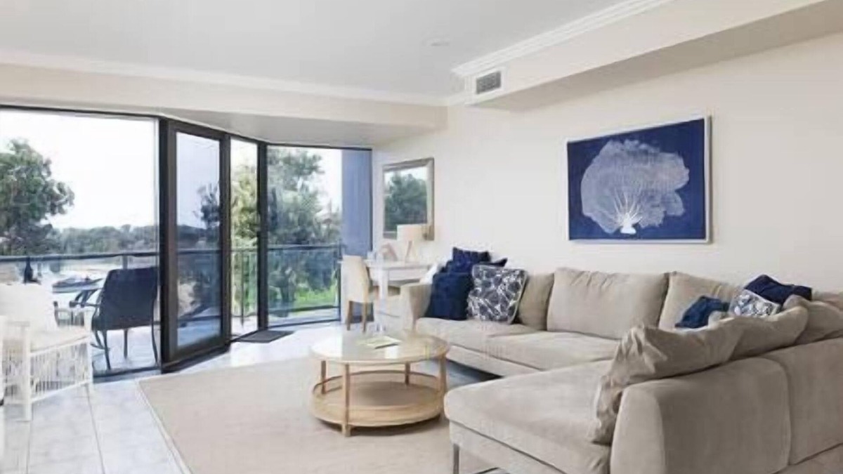 Boat Harbour Apartment | On the Beach: Family Stay, Rock Pools & Views