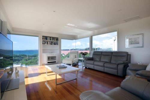 Low Head House | On The Beach & Golf Course Minutes from MTB Trails
